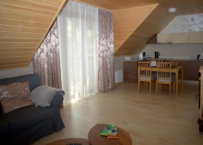 アパート Karpatka ヤボルキ